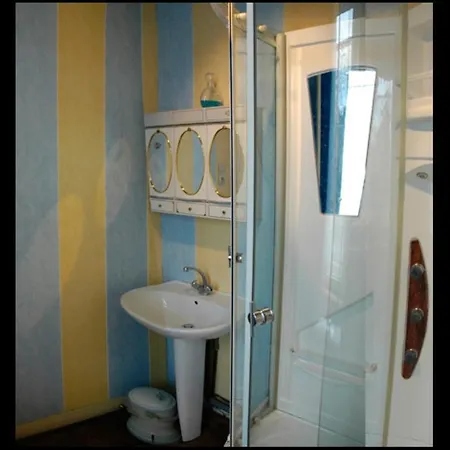 Maryse Et Jean-pierre Bed and Breakfast 3*